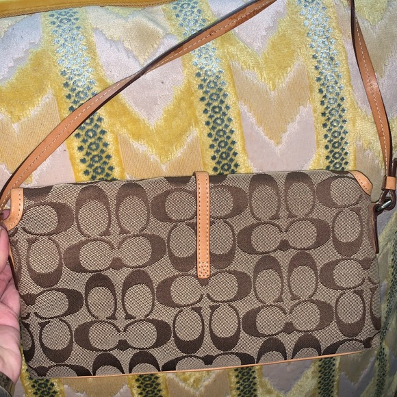 Small Coach handbag - Picture 5 of 6